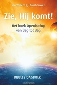 ZIE, HIJ KOMT!
